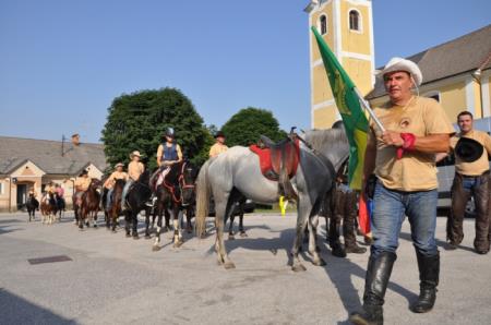 KNOBLEHARJEVO 2012 - Pohod Knobleharjeve konjenice 2012 14